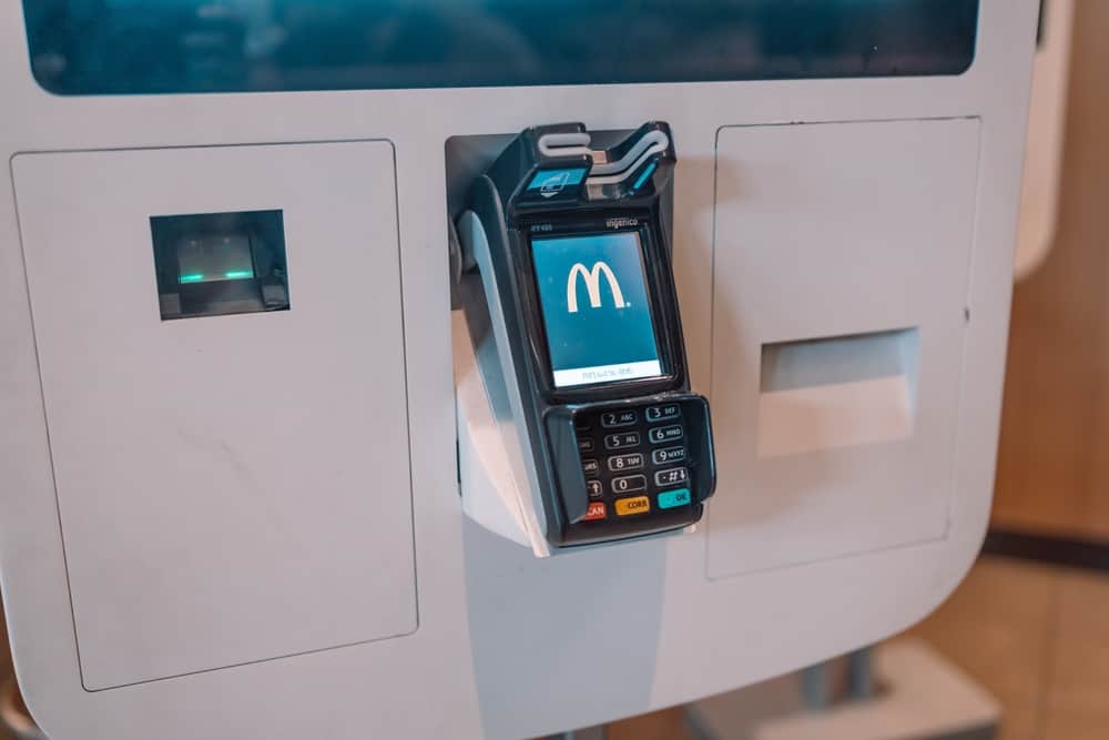 shutterstock_2229074481_mcdonalds-terminal