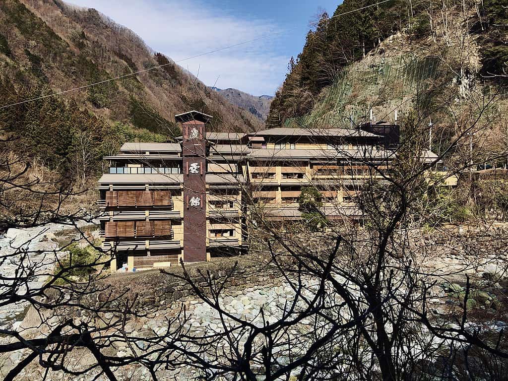 Wikipedia-Nisiyama-Onsen-705AD